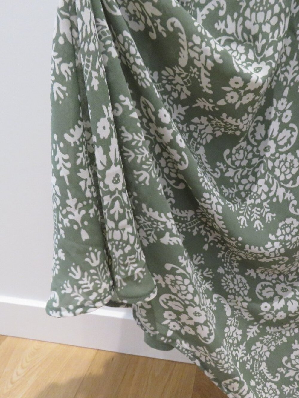 Abercrombie & Fitch Sage Green and Cream Floral Maxi Dress - Picture 9 of 16